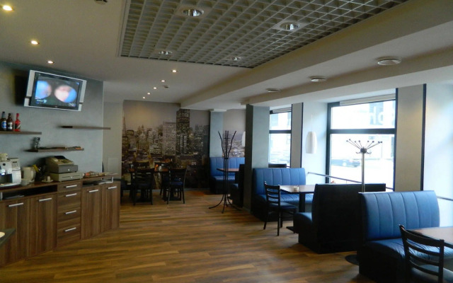 Center Hotel