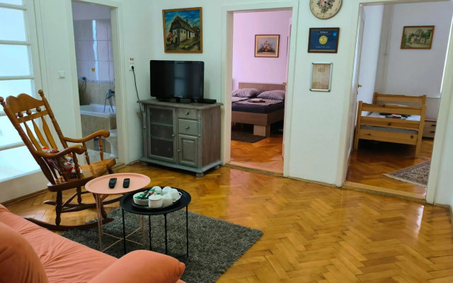 Trosoban stan u Zenici