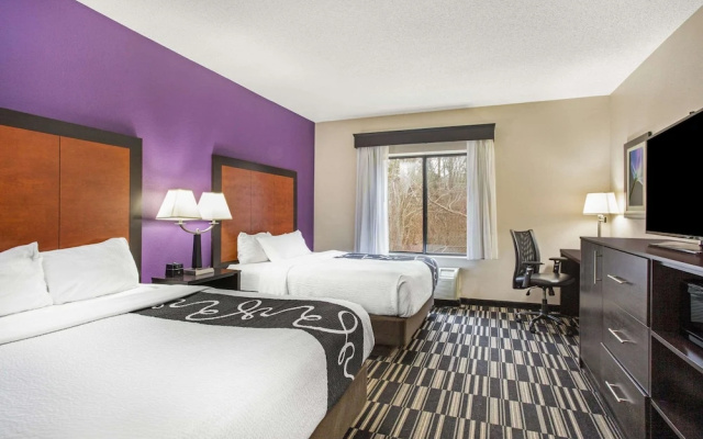 Kautilya Inn & Suites