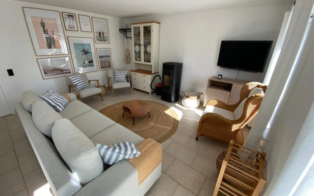 Charlie & Chloé’s beachcondo *****