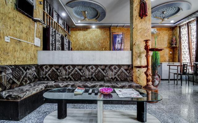 OYO 17250 Hotel Ganesham