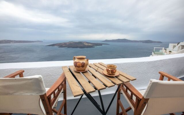 Anemos Fira Caldera View