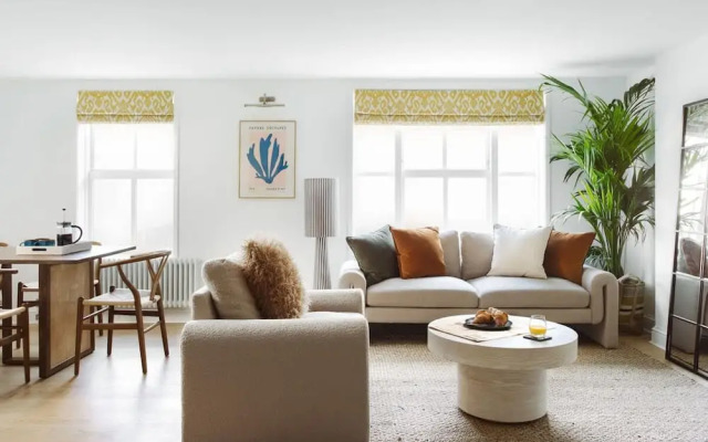 Notting Hill Mews House Sleeps 8