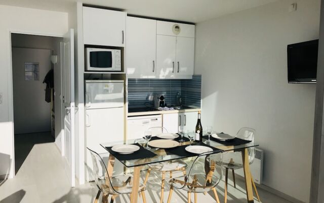 Costa Plana Collection