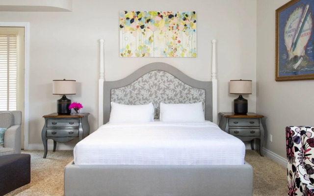 Retro Suites Hotel