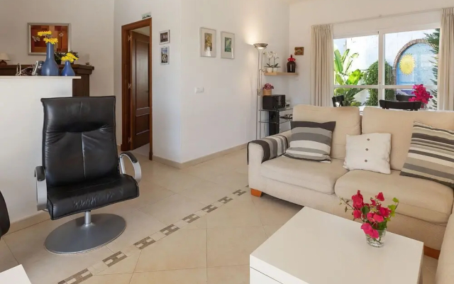 Detached Villa With a Large Private Swimming Pool