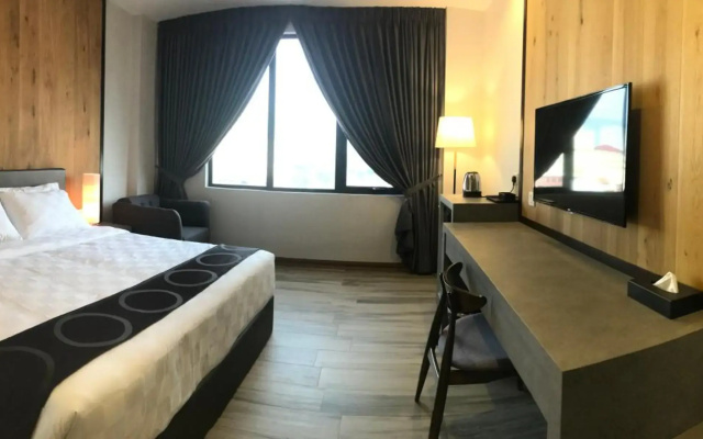 Frame Hotel
