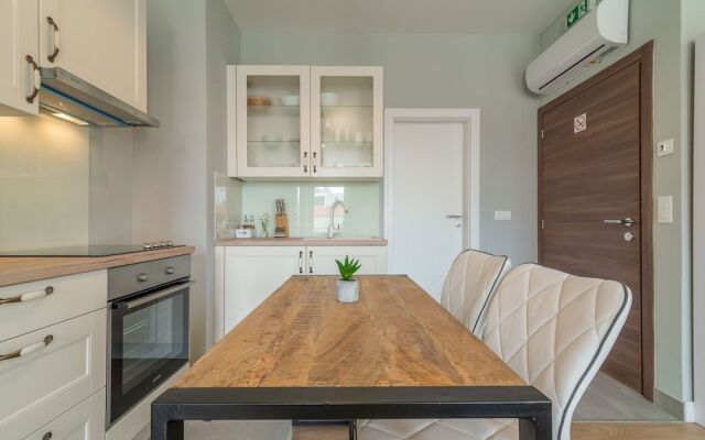 Luxurious Suites Elegance