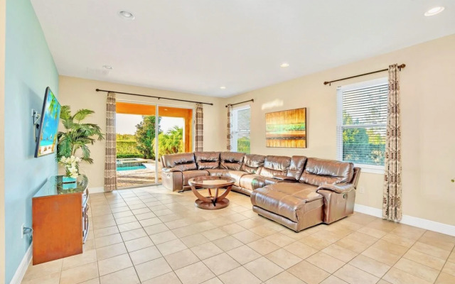 10br Luxury Mansion w Private Pool Netflix