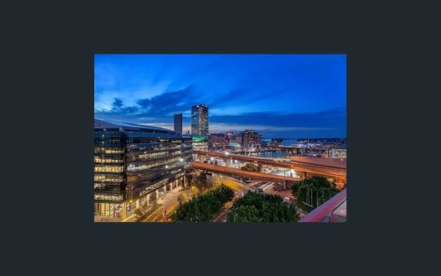 2 Bedroom Darling Harbour Apartment