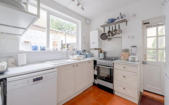 Lovely 1 Bedroom Self-contained Flat in Greenwich