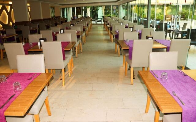 Grand Akca Hotel