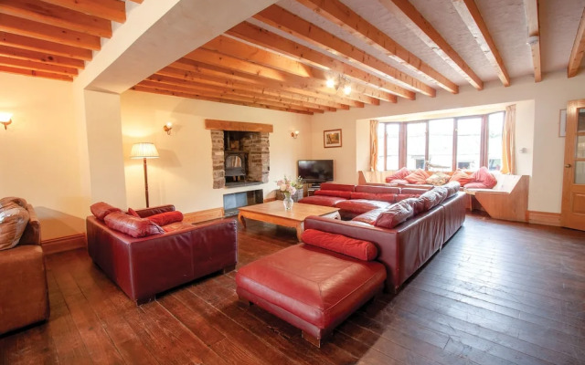 The Lake House Retreat - 7 Bedroom
