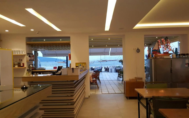 Artemis Hotel