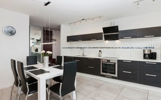 Riverside Apartments by Renters