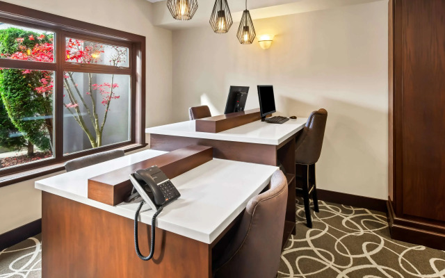 Best Western Plus Pitt Meadows Inn & Suites