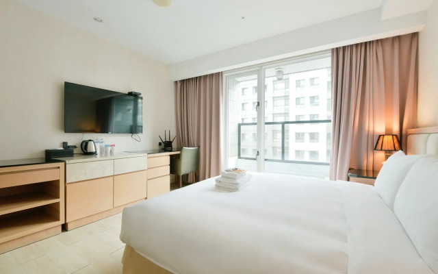 Champs Elysees Hotel