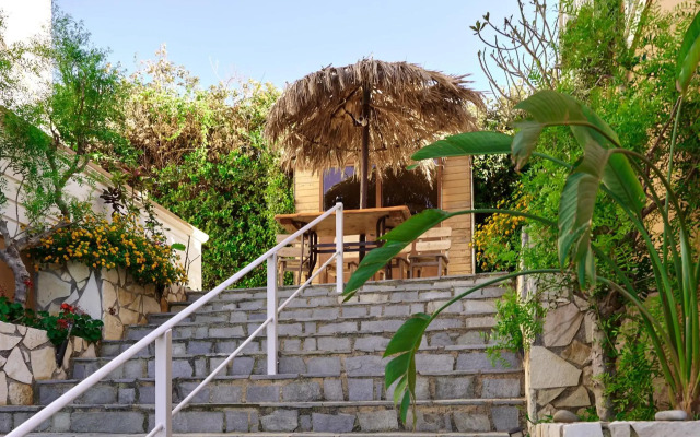 Gereoudis Village
