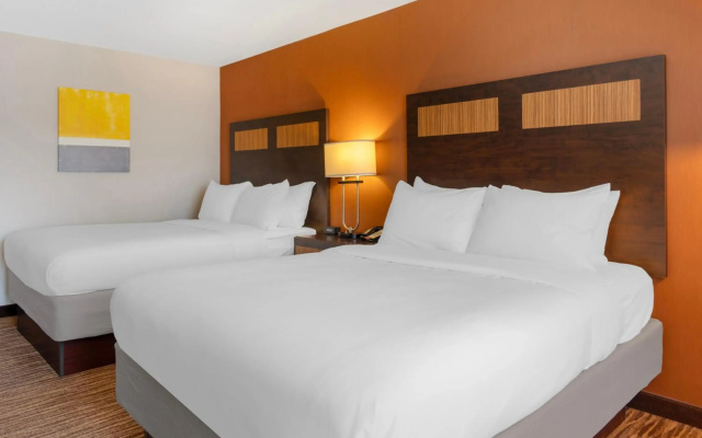 Comfort Inn & Suites Danbury-Bethel