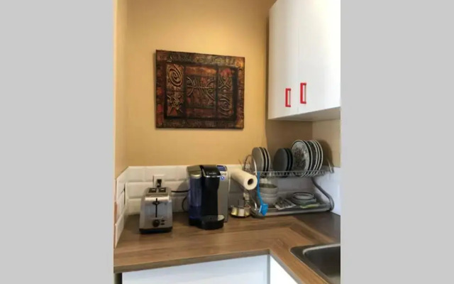 Sunny & Cozy Suite with Pool & Ping Pong table