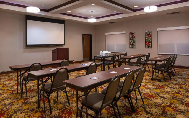 Holiday Inn Express Hotel & Suites Pittsburg by IHG