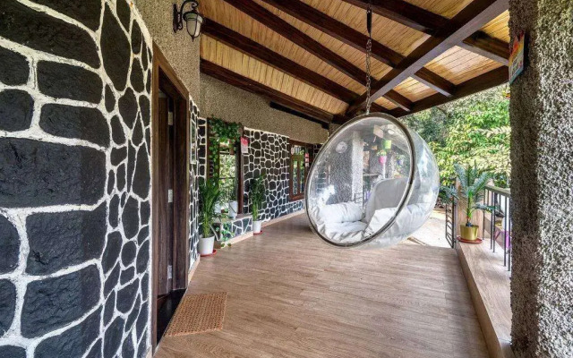 Saffronstays Meadowbrook