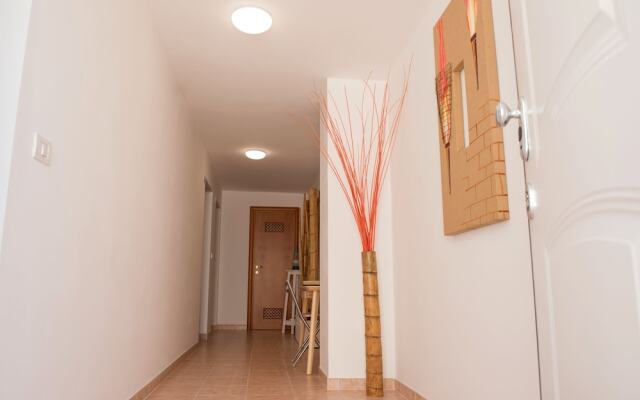 Al Faro Guest House