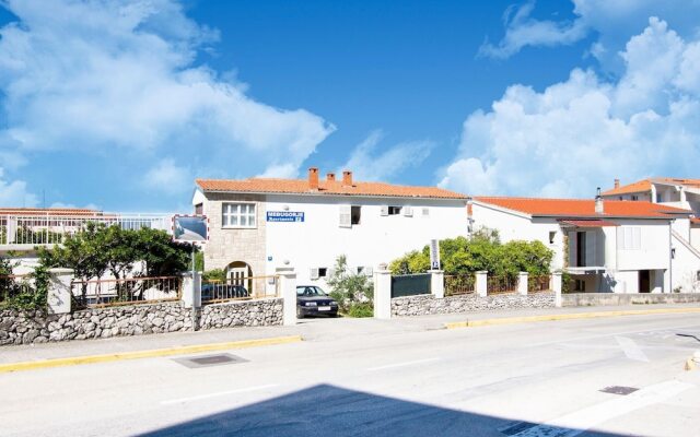 Cosy Holiday Home in Baška Voda With Terrace