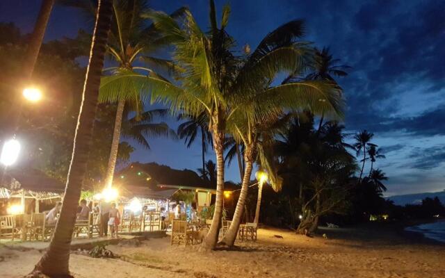 Beachside 3-bedroom Townhouse w Private Pool at 70 Meters From Beach