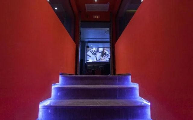 Business Hotel