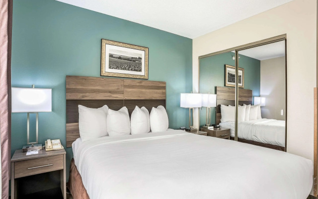 MainStay Suites Cedar Rapids North - Marion