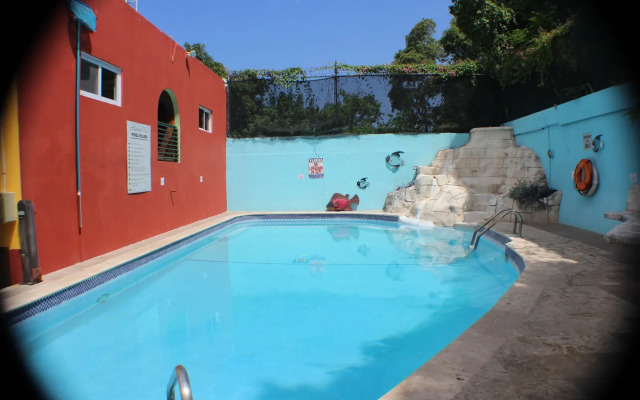 Altamont West Hotel
