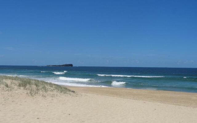 Sun-Sand-Sleep at waterfront family apartment in Twin Waters Resort, Sunshine Coast