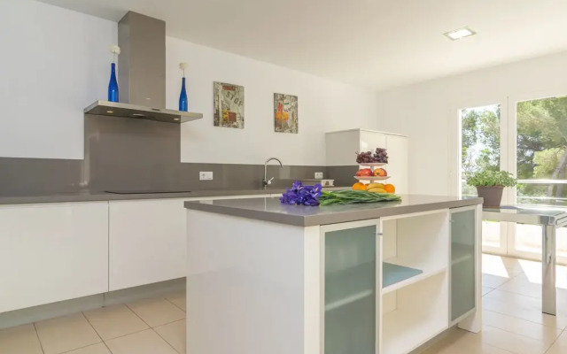 Carritx With 4 Bedrooms and 4 Bathrooms