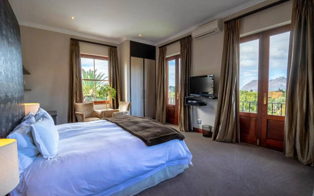 Nova Constantia Boutique Residence