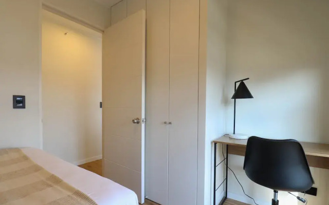 w Elegant 2BR With Balcony in San Isidro