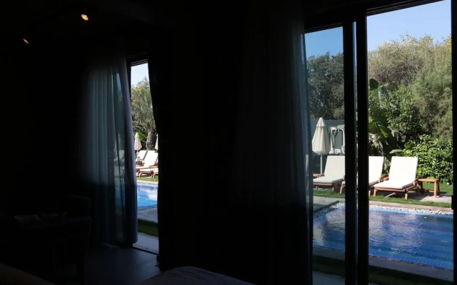 Sandora Boutique Hotel