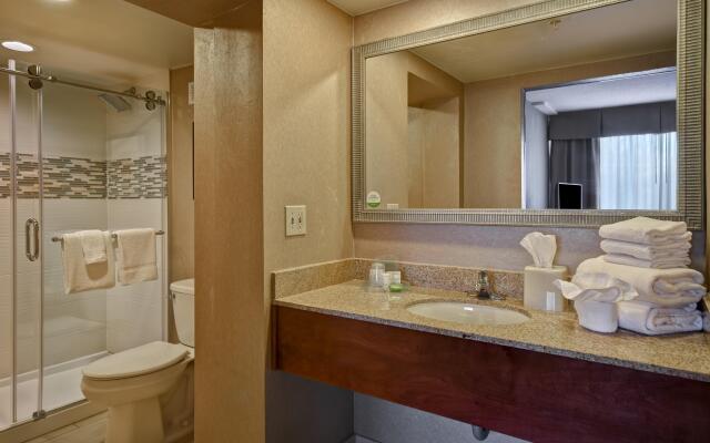 Holiday Inn Cincinnati-Riverfront by IHG