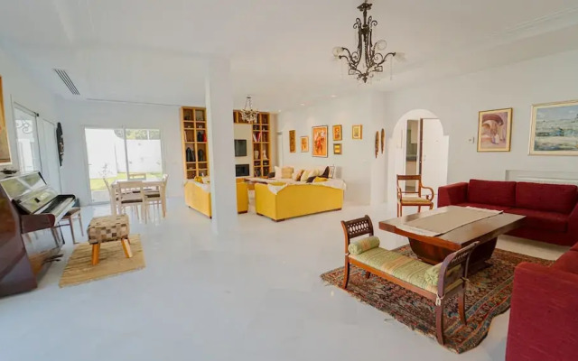 La Marina Secure Seaside With Pool