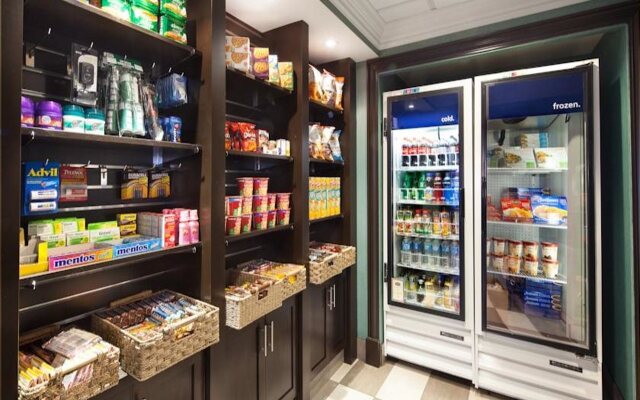 Hampton Inn & Suites By Hilton Toronto Airport