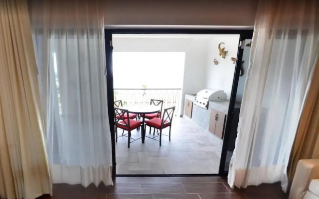 Enchanting Specious 2BR With Terrace - Cabo