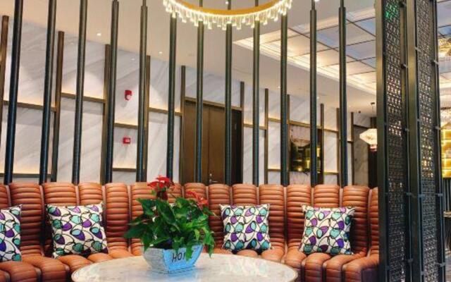 Jinjiang Metropolo Hotel ( NanJing Nan Railway Station Certre)