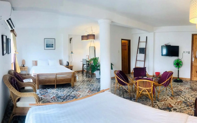 Hotel De Condor