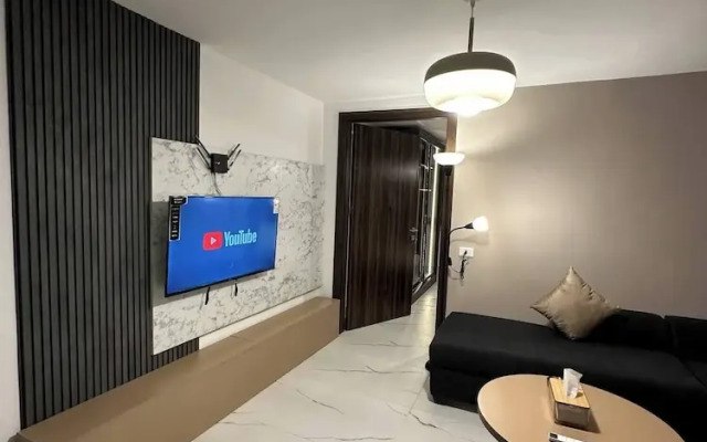 Stylish Luxe Apartment Fr 0006