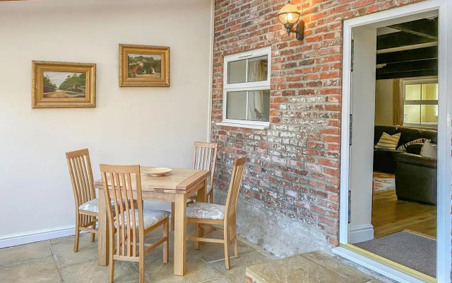 Granary Cottage - UK10994