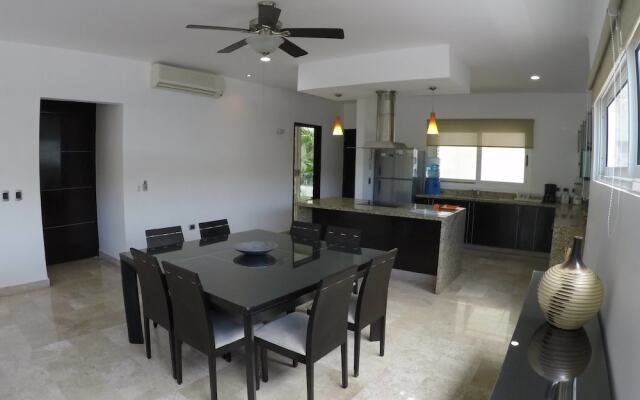 Mamitas Village 201-A by Playa Silvestre