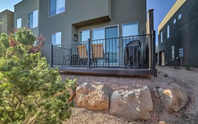 Luxury Moab Vacation Rental w/ Pool Access!