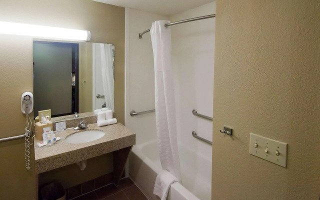 Comfort Suites Waco Near University Area