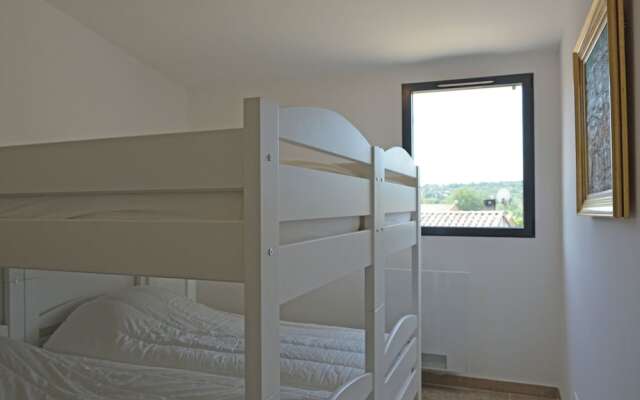 Wonderful Villa in Malaucène with Swimming Pool