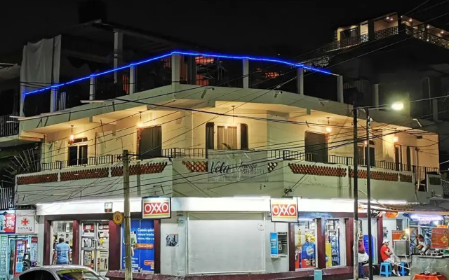 Vela Lounge & Hostel PV